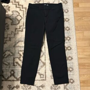 Old Navy black pixie never fade ankle pants size 8